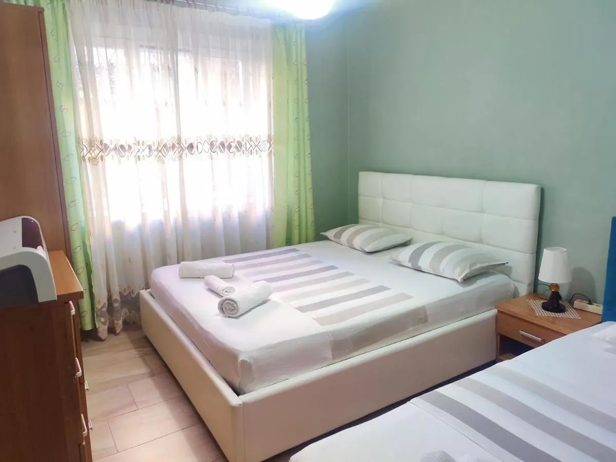 Tirana City Center Apartment 0*,  Albanië